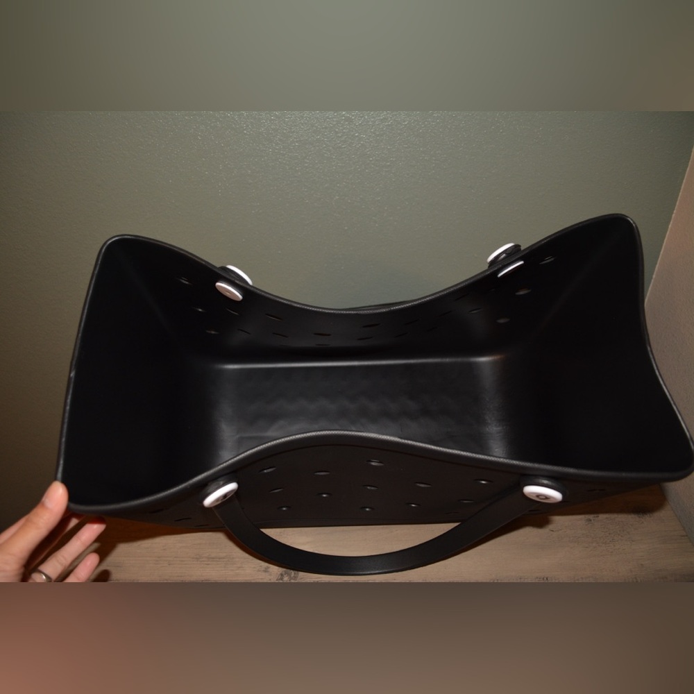 (SOLD) Eva Bogg style extra-large beach Tote Rubber Bag (Unbranded) Black - Picture 4 of 5